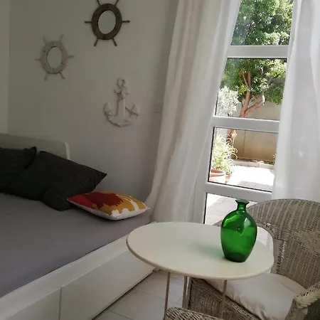 Apartment Arbutus